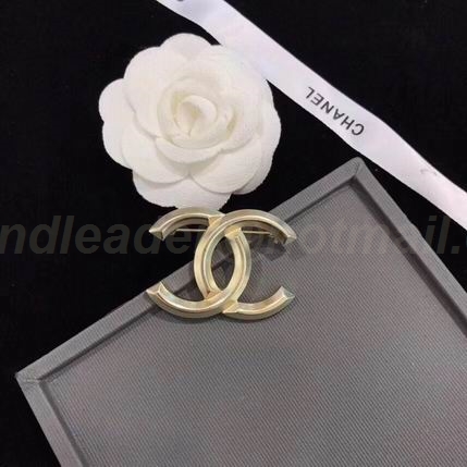 Chanel Brooch 232